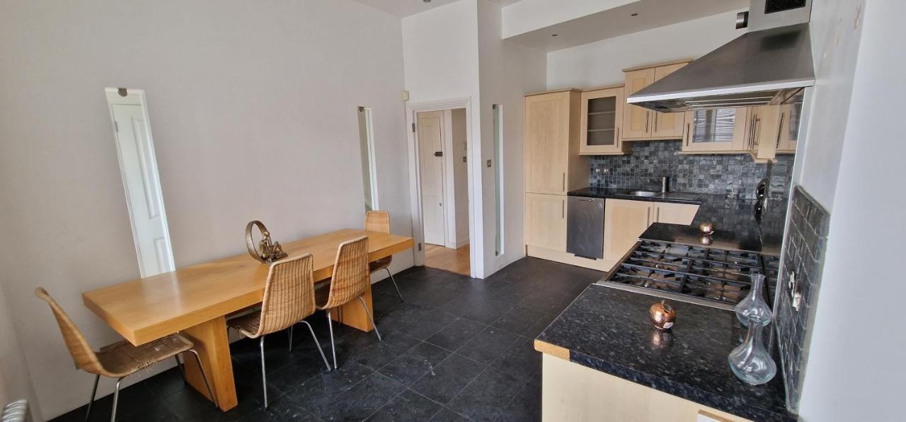 Appartement Action Packed Local 3Br 1 Mins Walk To Everything à Londres Extérieur photo