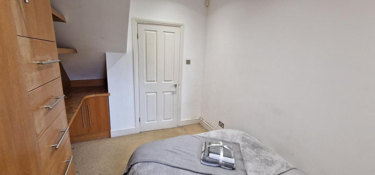 Appartement Action Packed Local 3Br 1 Mins Walk To Everything à Londres Extérieur photo
