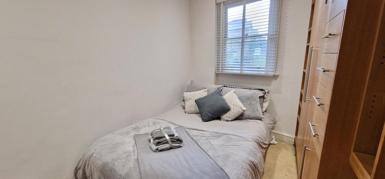 Appartement Action Packed Local 3Br 1 Mins Walk To Everything à Londres Extérieur photo